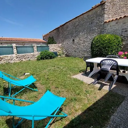 Maison Familiale A Chaucre, Proche Plage Et Commerces, Pour 4 Pers, Terrasse, Parking, Menage Inclus - Fr-1-778-3